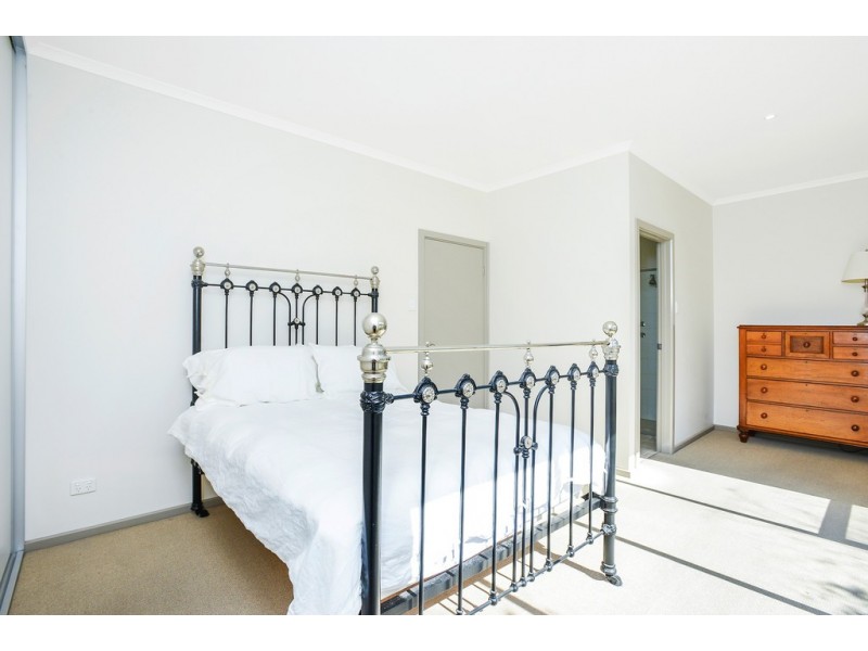 28 HIGH STREET, Victor Harbor SA 5211