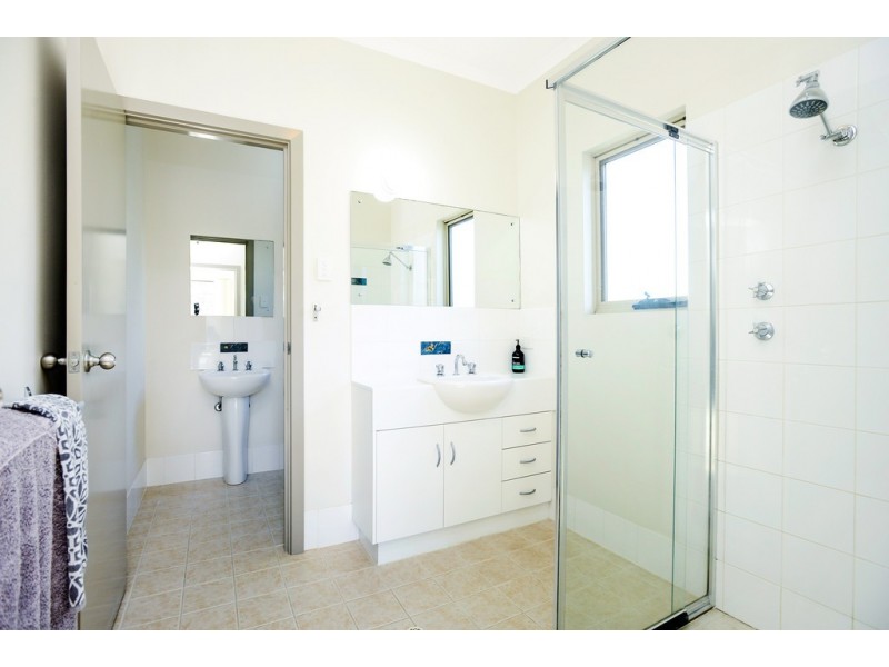 28 HIGH STREET, Victor Harbor SA 5211