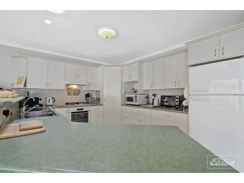 32 NEWLAND STREET, Victor Harbor SA 5211