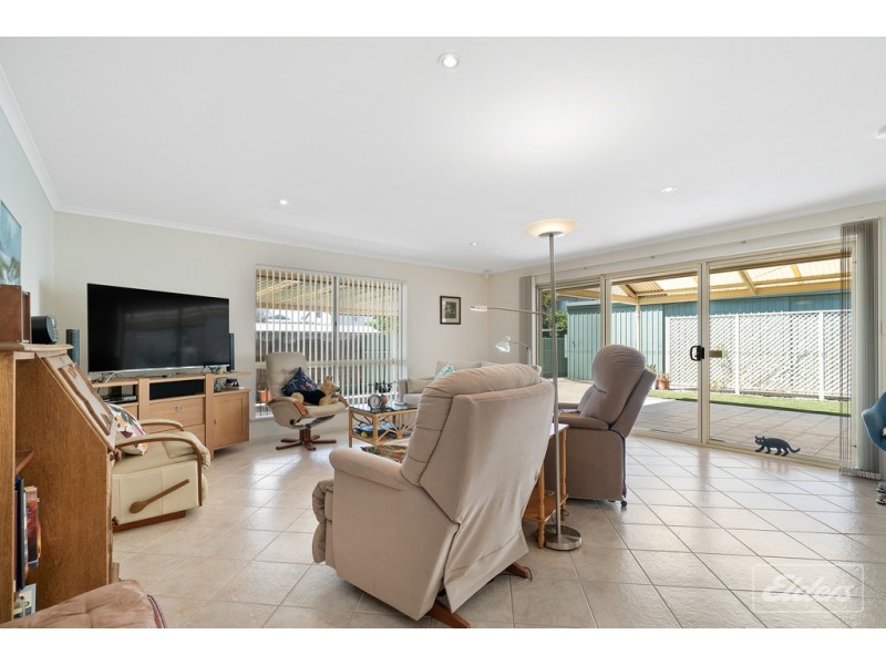 32 NEWLAND STREET, Victor Harbor SA 5211