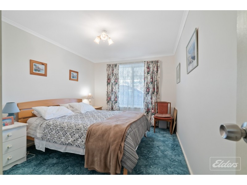 32 NEWLAND STREET, Victor Harbor SA 5211