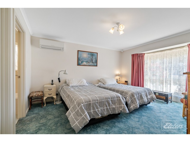 32 NEWLAND STREET, Victor Harbor SA 5211