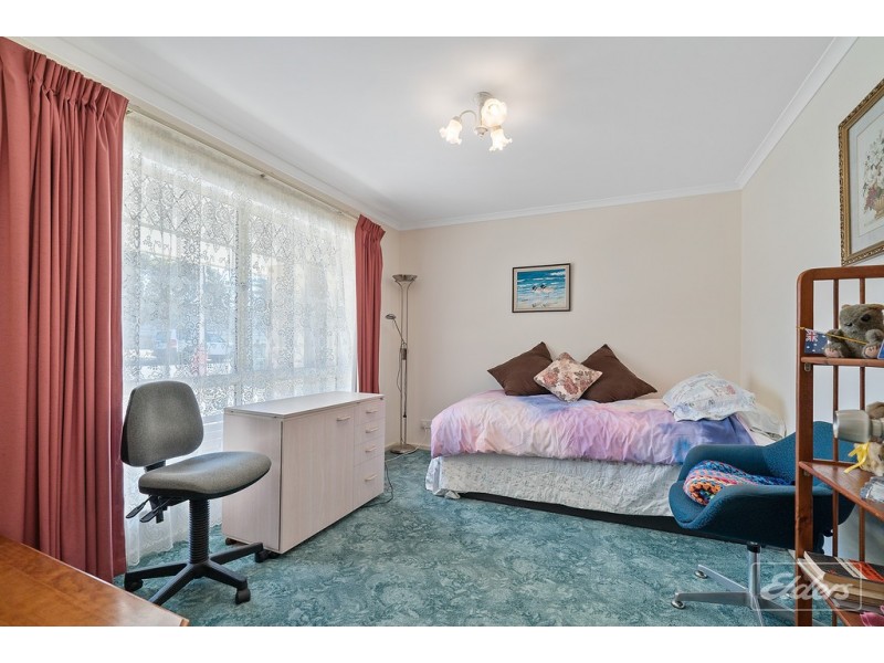 32 NEWLAND STREET, Victor Harbor SA 5211