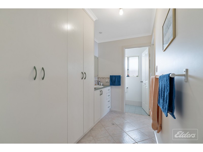 32 NEWLAND STREET, Victor Harbor SA 5211