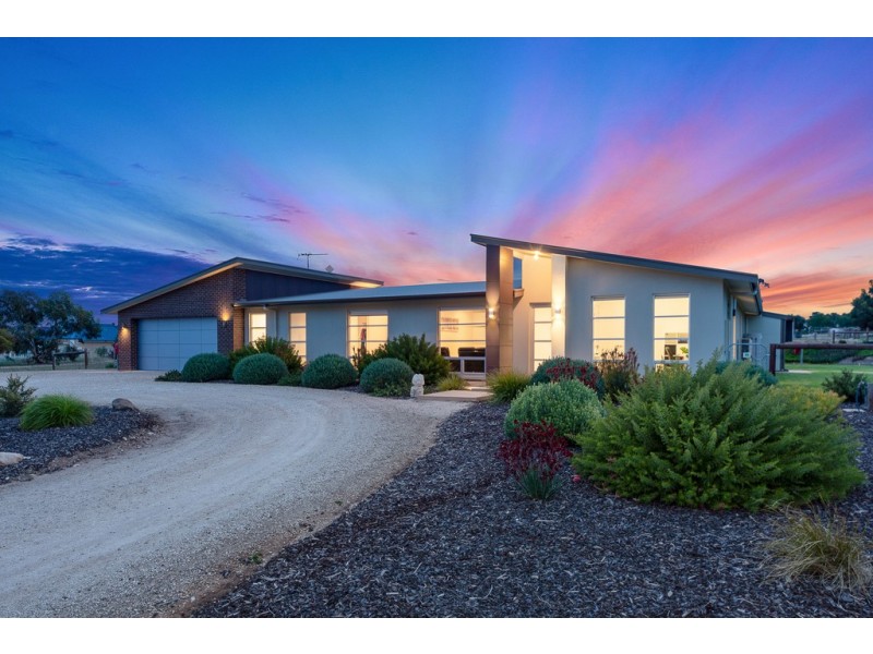 77 TRAINERS WAY, Strathalbyn SA 5255