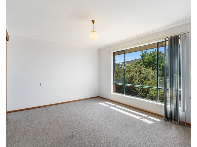 11 MINNAMOORA COURT, Encounter Bay SA 5211