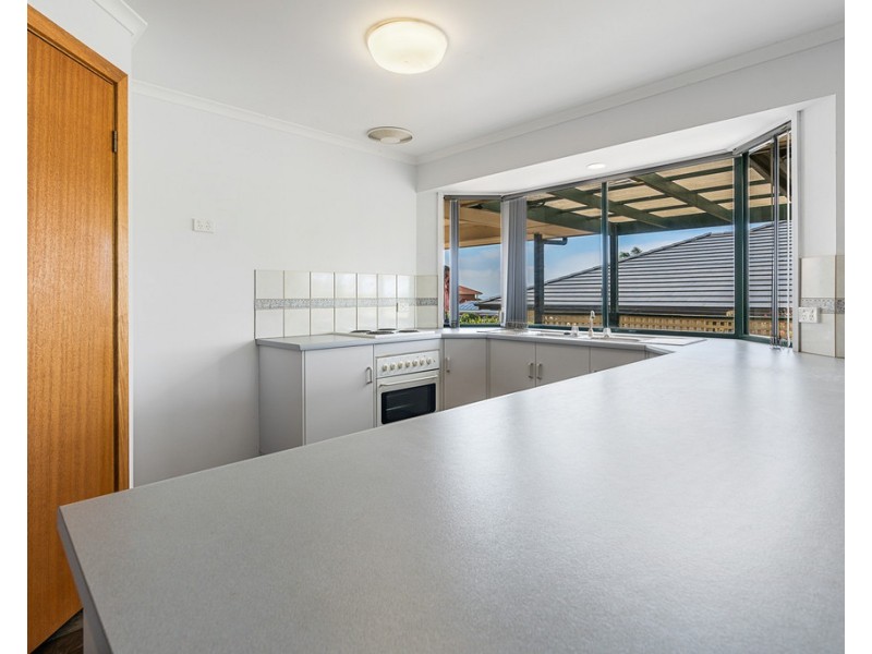 11 MINNAMOORA COURT, Encounter Bay SA 5211