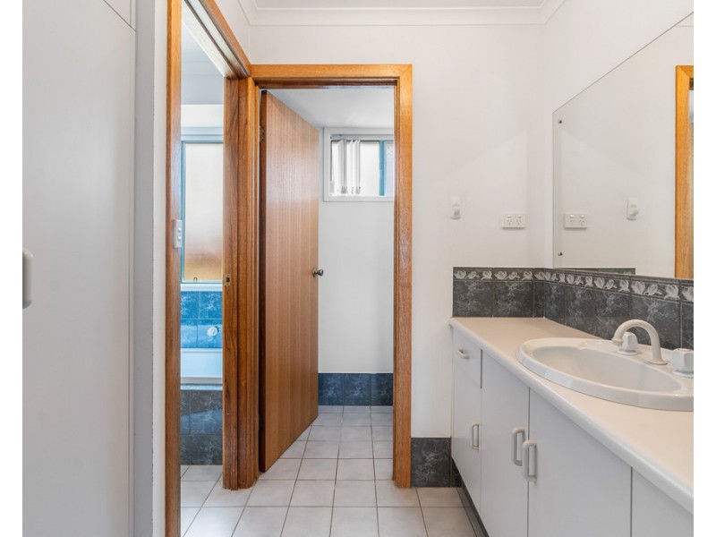 11 MINNAMOORA COURT, Encounter Bay SA 5211