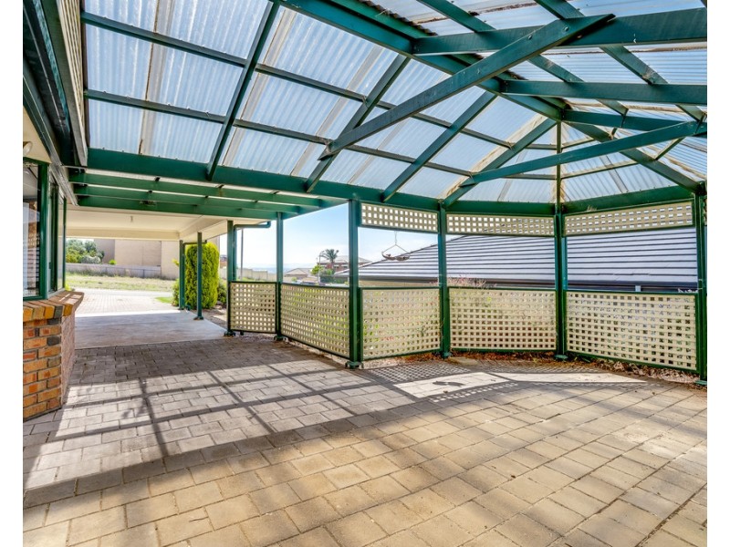 11 MINNAMOORA COURT, Encounter Bay SA 5211