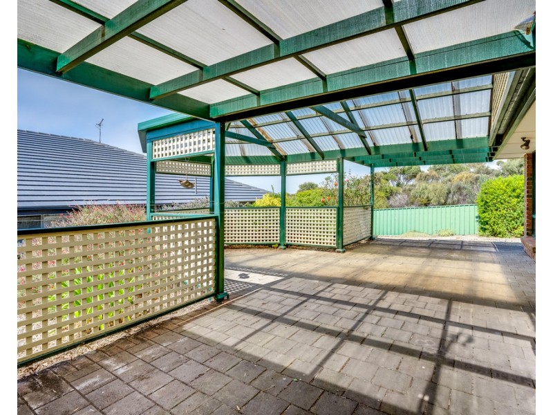 11 MINNAMOORA COURT, Encounter Bay SA 5211