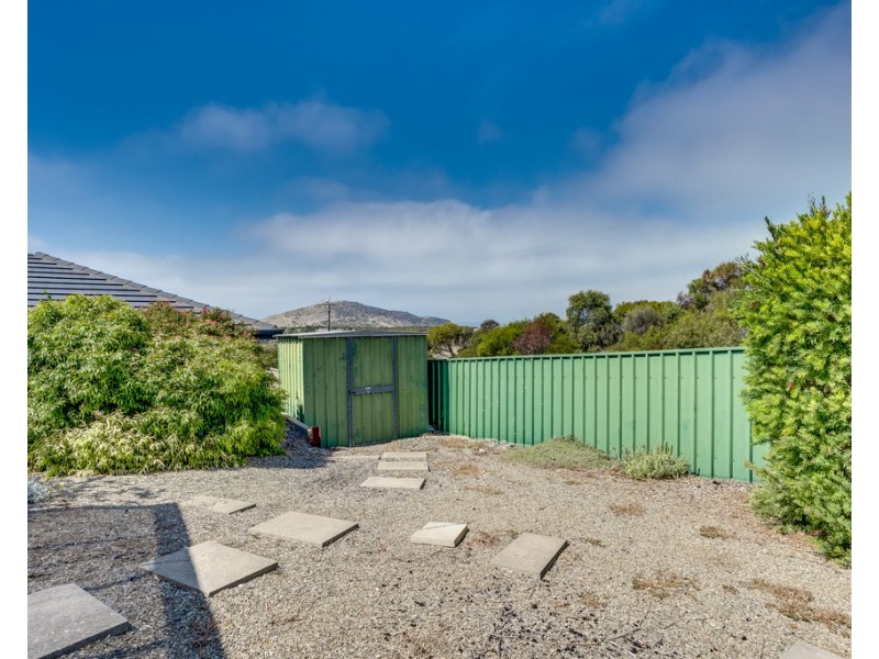 11 MINNAMOORA COURT, Encounter Bay SA 5211
