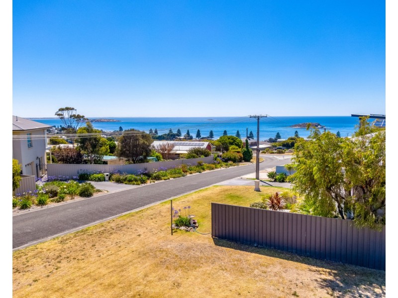17 WRIGHT TERRACE, Encounter Bay SA 5211