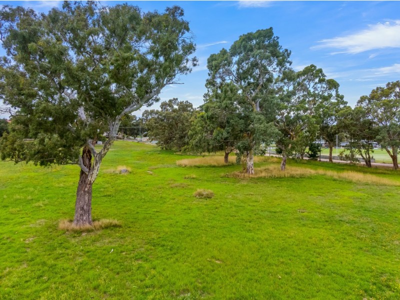 15 KONDOPARINGA ROAD, Meadows SA 5201