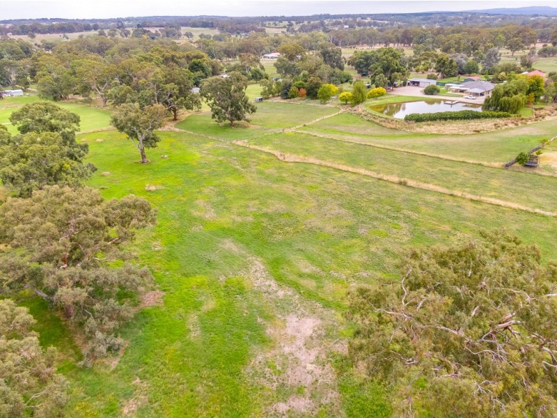 15 KONDOPARINGA ROAD, Meadows SA 5201