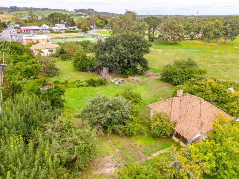 15 KONDOPARINGA ROAD, Meadows SA 5201