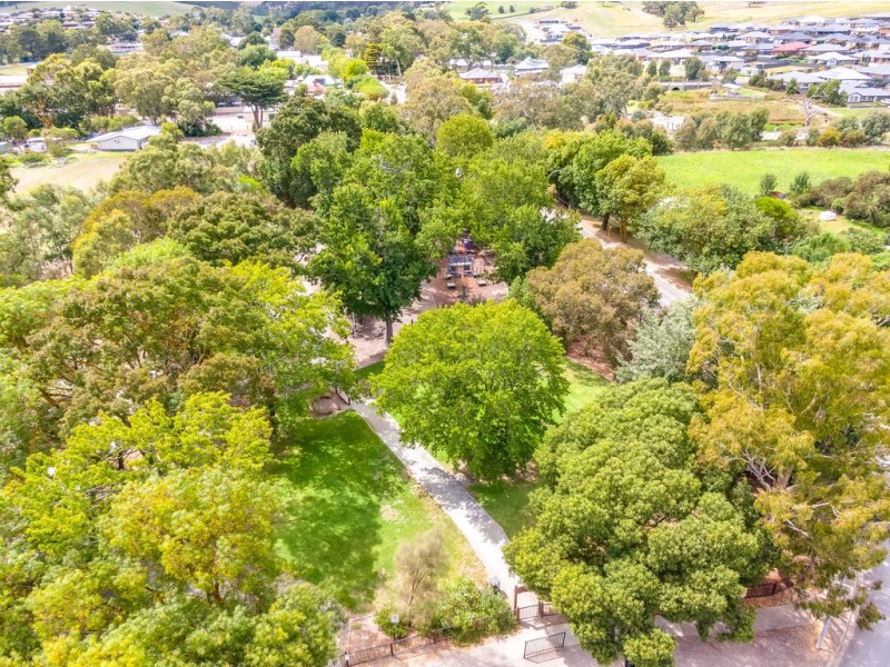 15 KONDOPARINGA ROAD, Meadows SA 5201