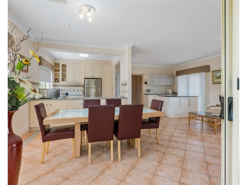 10 ESPLANADE, Victor Harbor SA 5211
