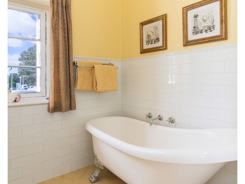 20 COMMERCIAL ROAD, Strathalbyn SA 5255