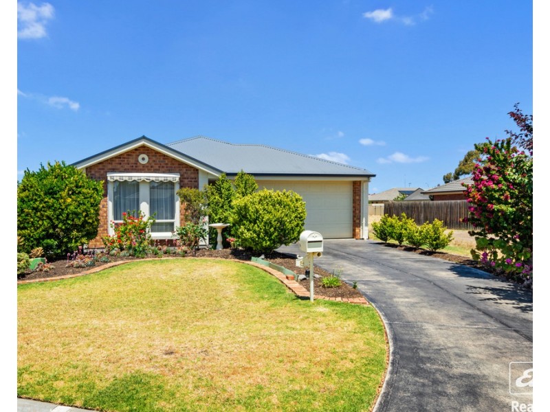 8 MARY PELHAM COURT, Mccracken SA 5211