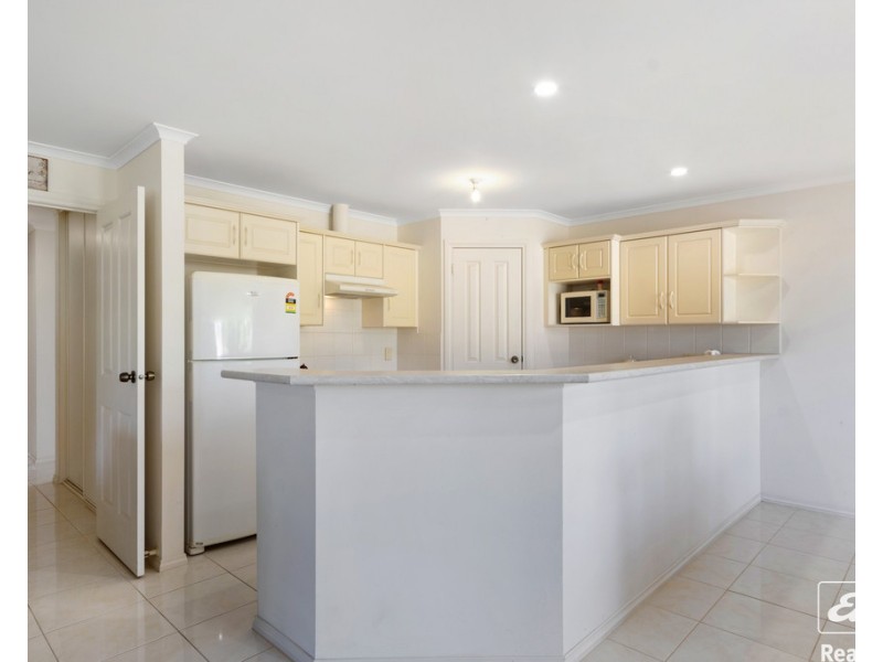 8 MARY PELHAM COURT, Mccracken SA 5211