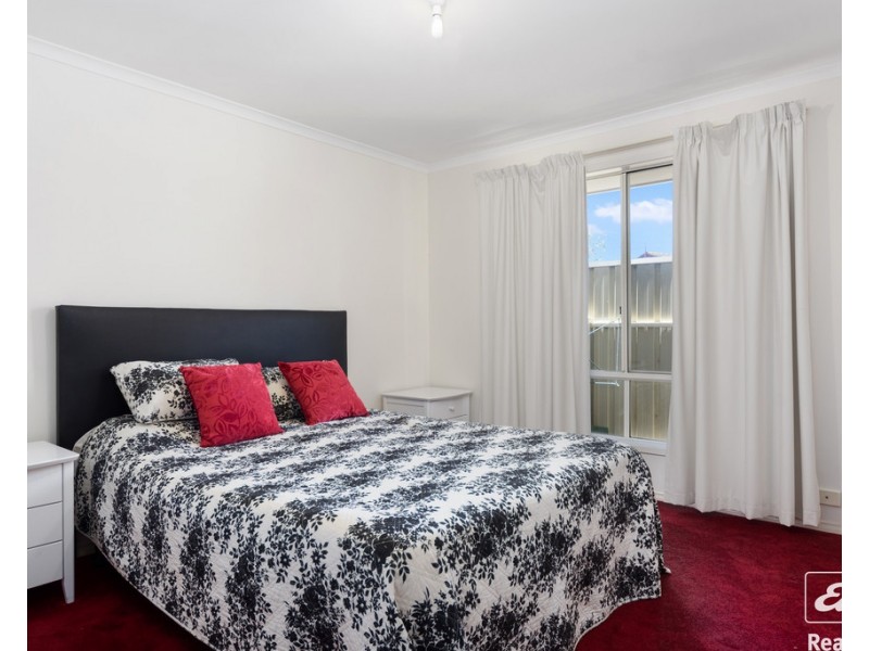 8 MARY PELHAM COURT, Mccracken SA 5211