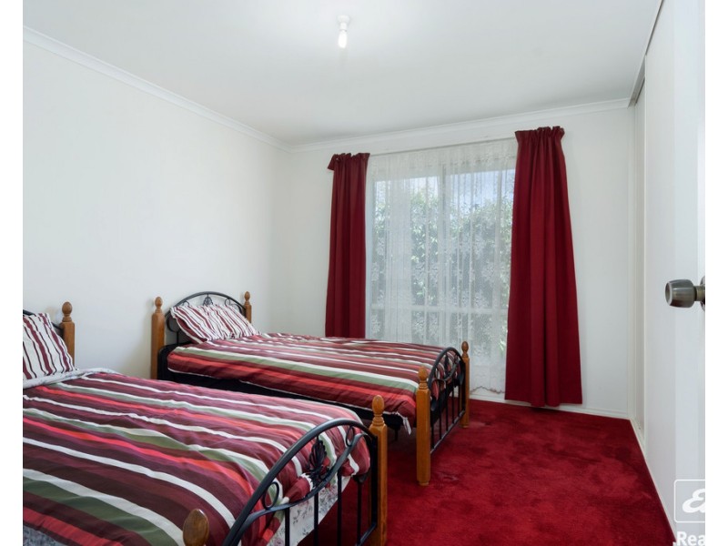 8 MARY PELHAM COURT, Mccracken SA 5211