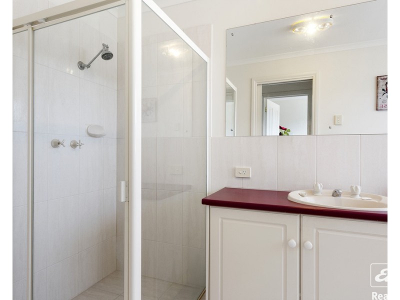 8 MARY PELHAM COURT, Mccracken SA 5211