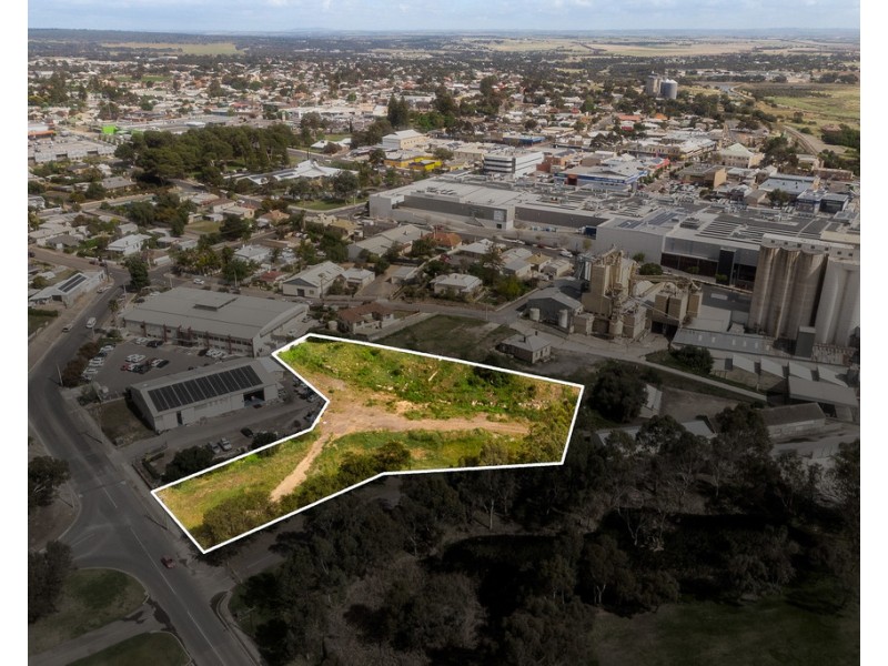 12 STURT RESERVE ROAD, Murray Bridge SA 5253