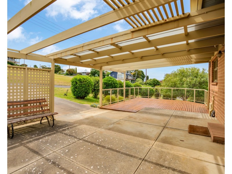 6 Seacrest Avenue, Encounter Bay SA 5211