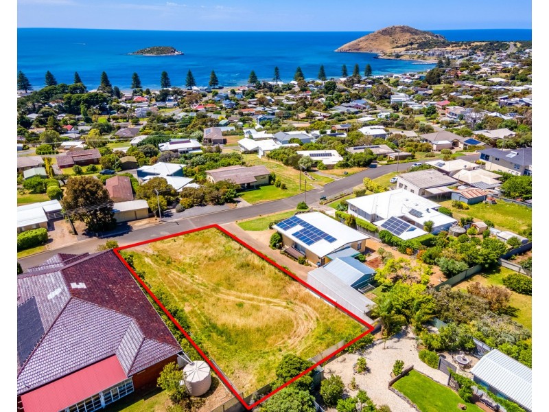 7 RUMBELOW STREET, Encounter Bay SA 5211