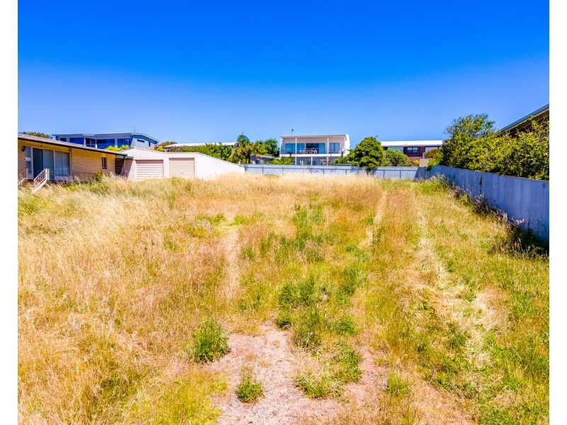 7 RUMBELOW STREET, Encounter Bay SA 5211