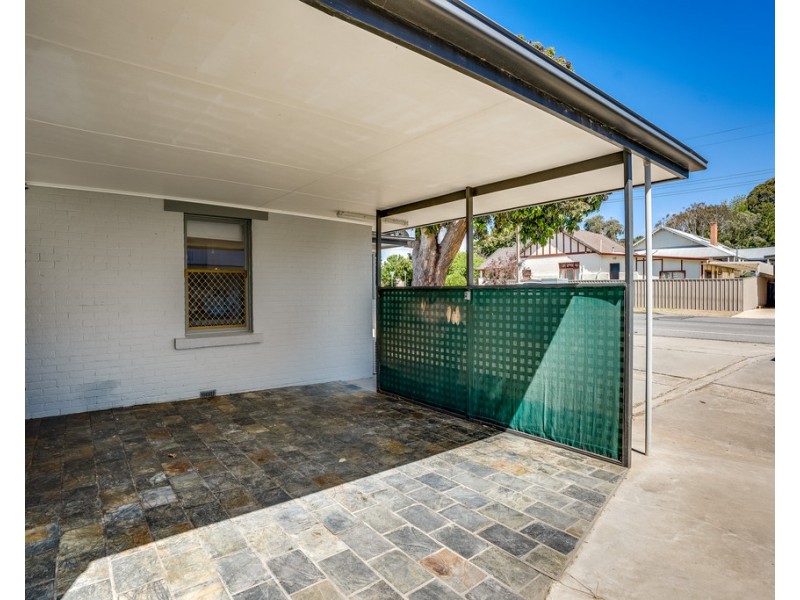 8 CARLYLE STREET, Victor Harbor SA 5211