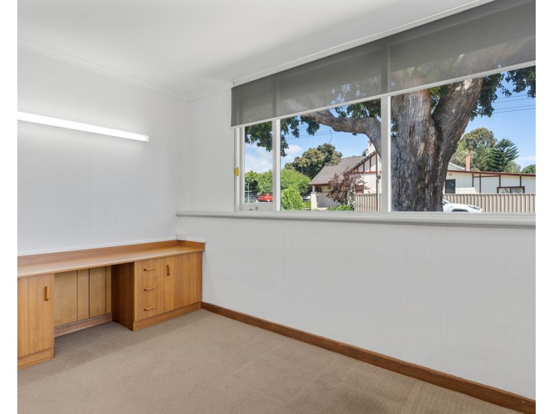 8 CARLYLE STREET, Victor Harbor SA 5211