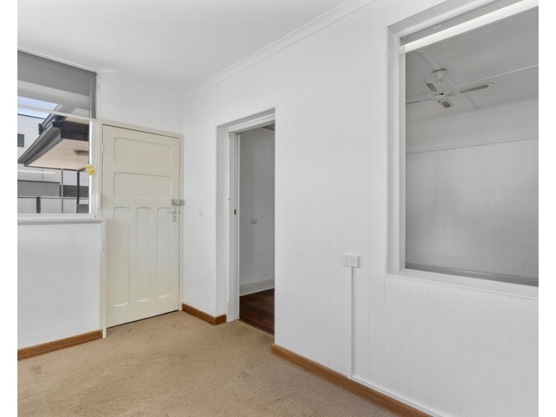 8 CARLYLE STREET, Victor Harbor SA 5211