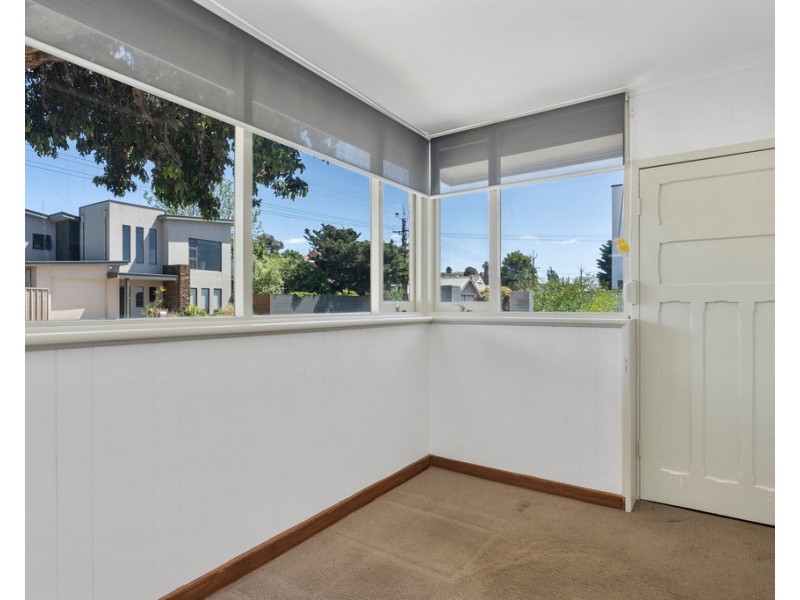 8 CARLYLE STREET, Victor Harbor SA 5211