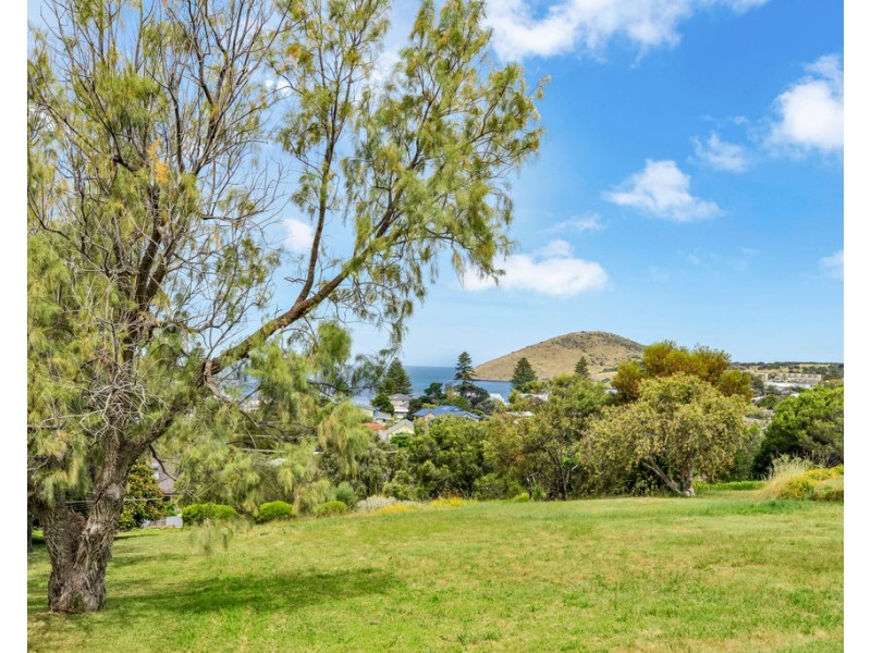 8 Seacrest Avenue, Encounter Bay SA 5211