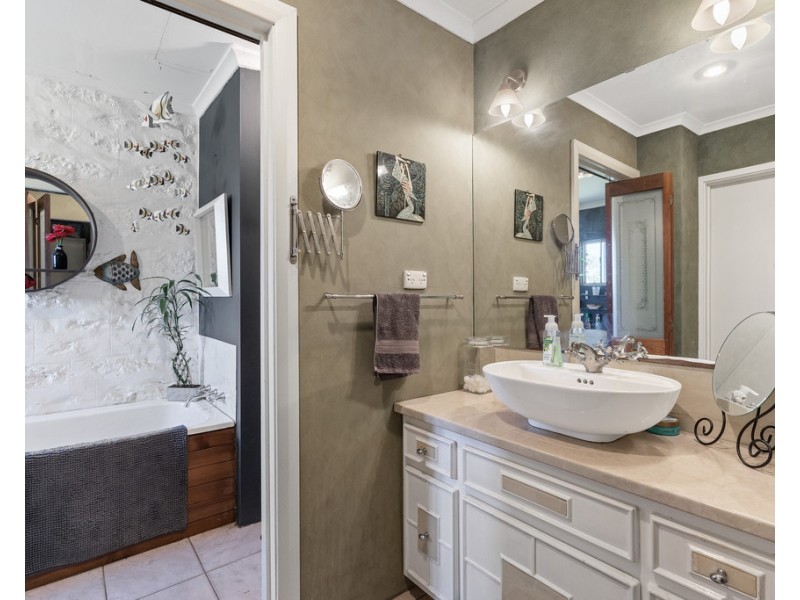 60 Brook Road, Woodchester SA 5255