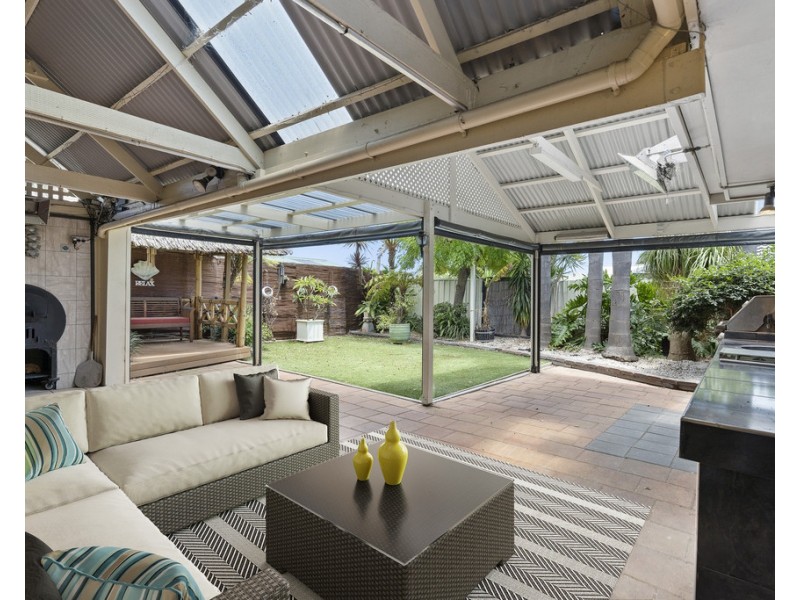 15 SHAKES CRESCENT, Hallett Cove SA 5158