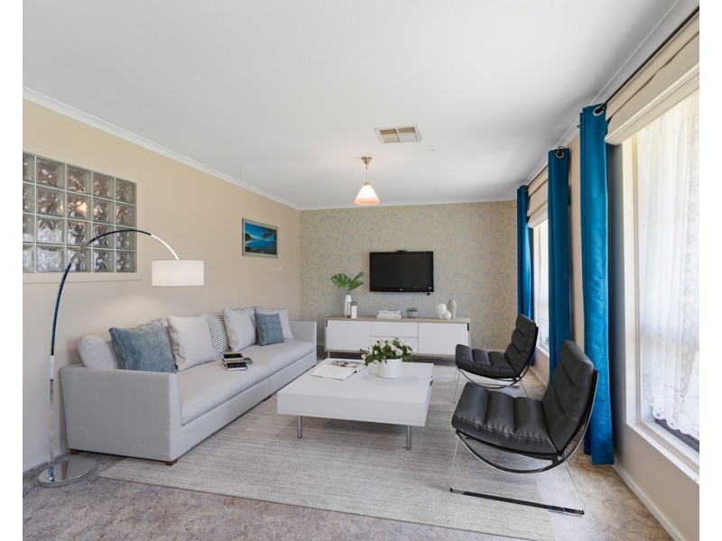 15 SHAKES CRESCENT, Hallett Cove SA 5158