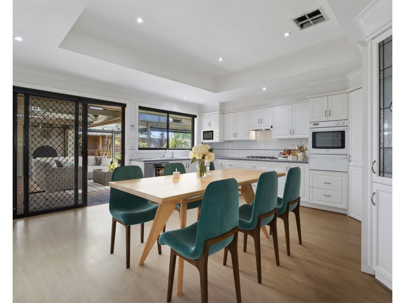 15 SHAKES CRESCENT, Hallett Cove SA 5158