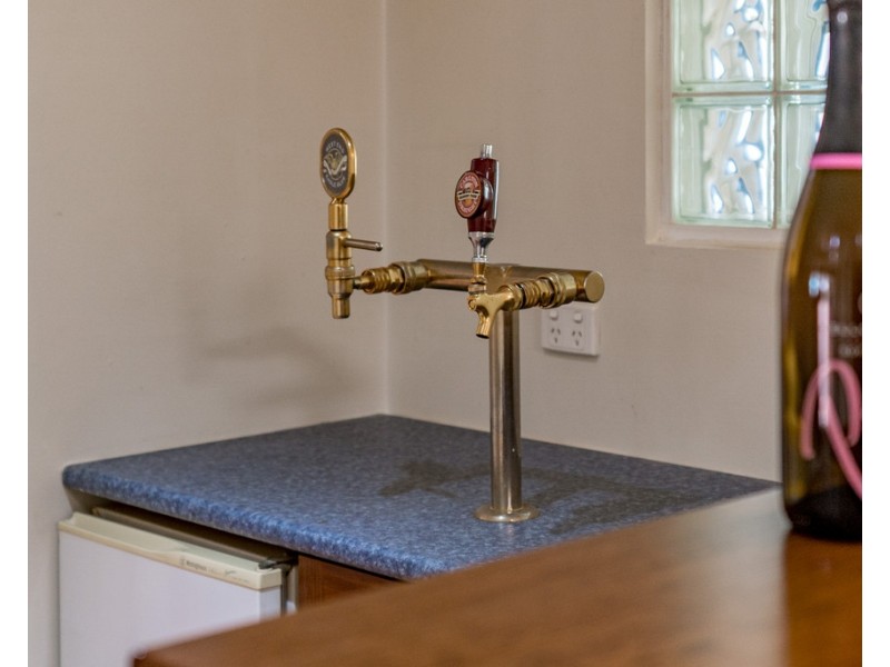 15 SHAKES CRESCENT, Hallett Cove SA 5158