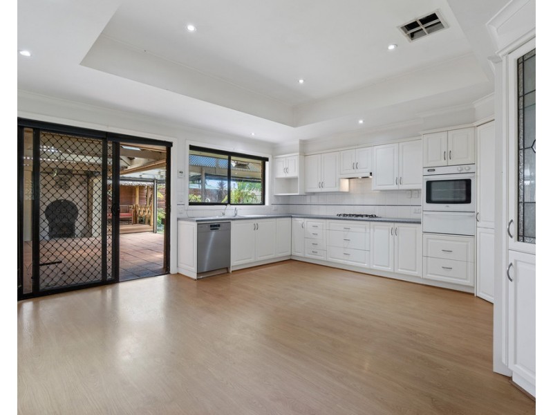 15 SHAKES CRESCENT, Hallett Cove SA 5158