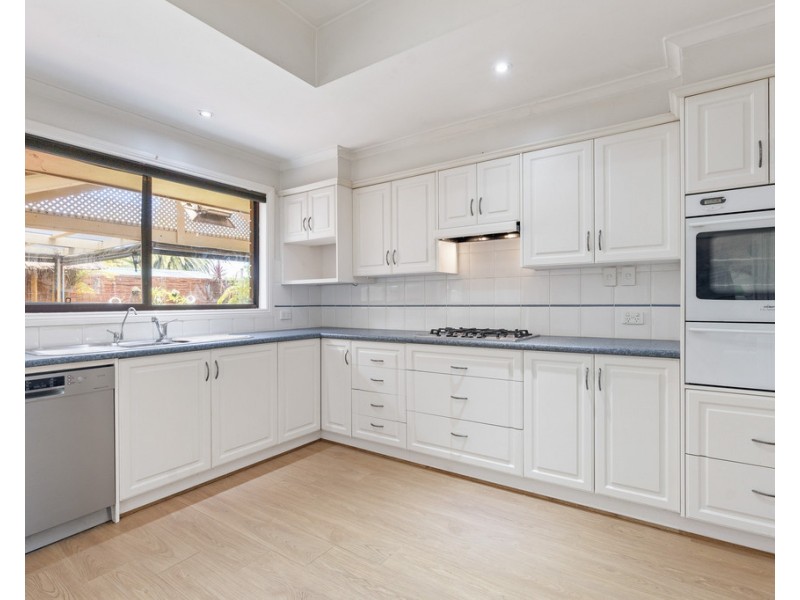 15 SHAKES CRESCENT, Hallett Cove SA 5158