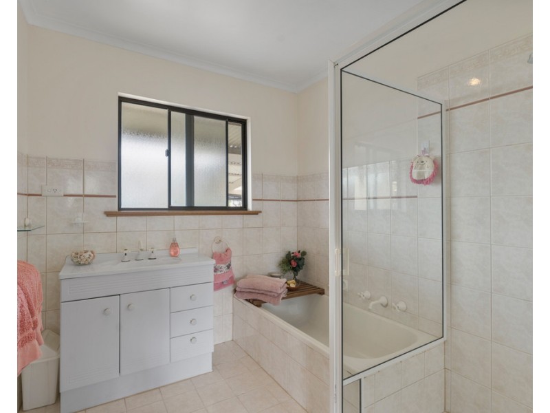13 JAMES AVENUE, Victor Harbor SA 5211