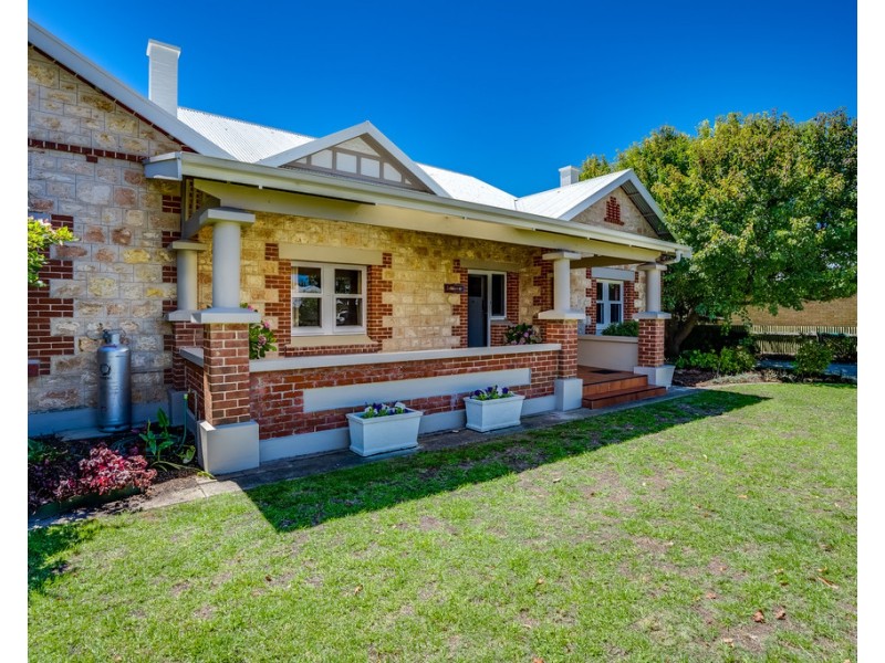 17-19 LINDSAY STREET, Victor Harbor SA 5211