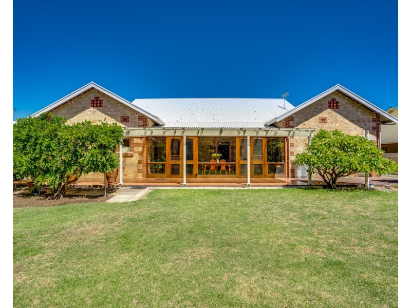17-19 LINDSAY STREET, Victor Harbor SA 5211