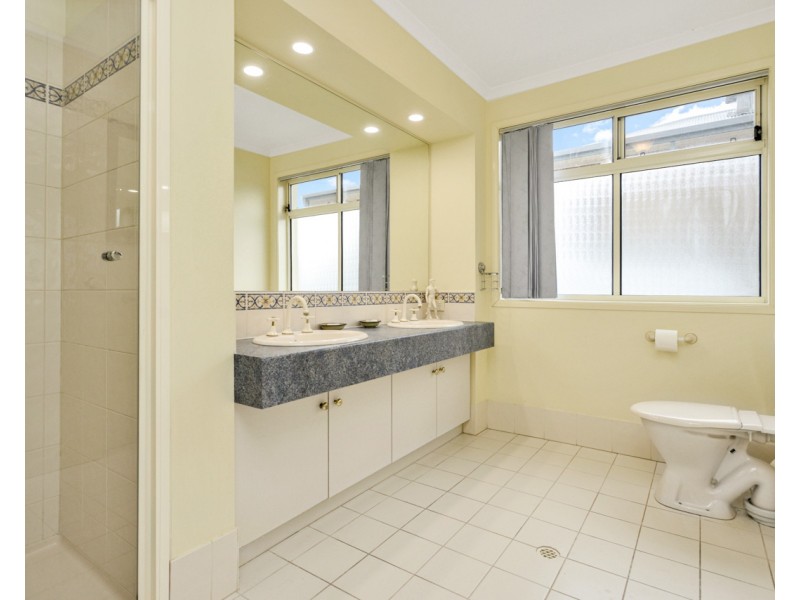 15 MAYFLOWER COURT, Encounter Bay SA 5211