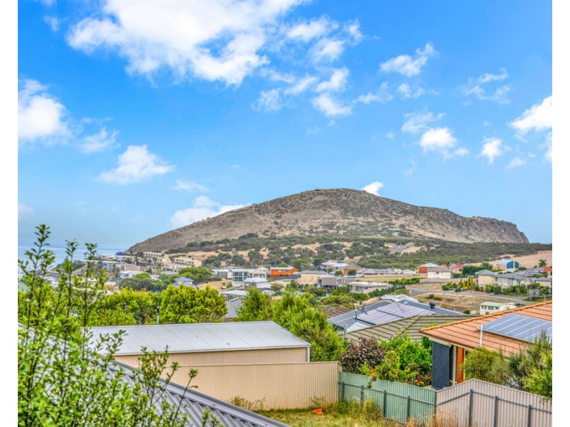 15 MAYFLOWER COURT, Encounter Bay SA 5211