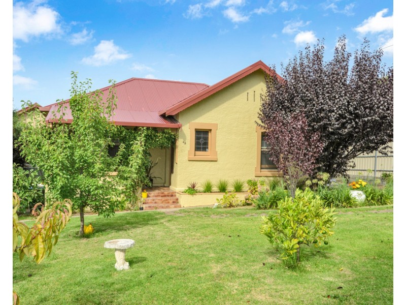 49 Seaview Road, Victor Harbor SA 5211