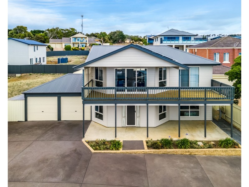 4 BARTON COURT, Encounter Bay SA 5211
